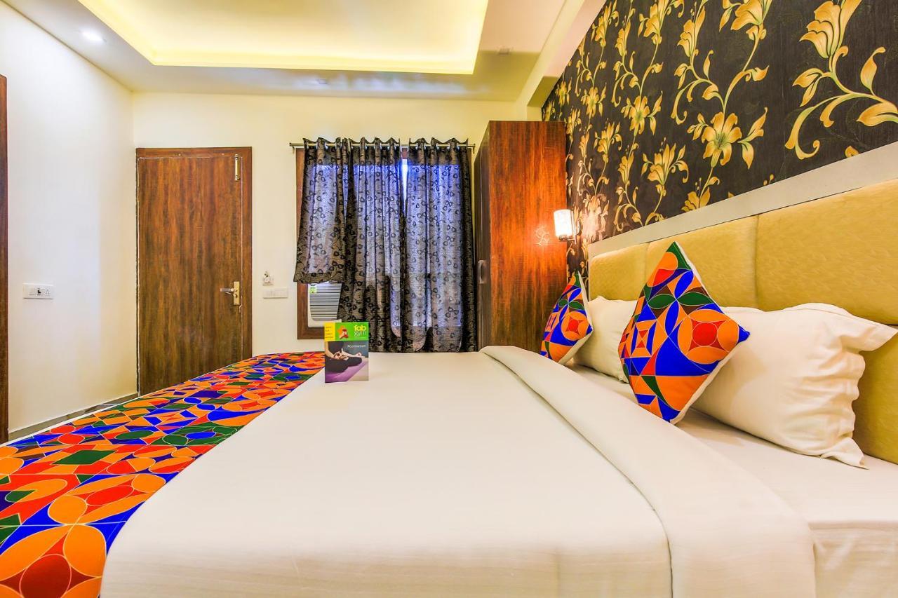 Fabhotel Star Of Taj Restobar Fatehabad Road Agra  Bagian luar foto