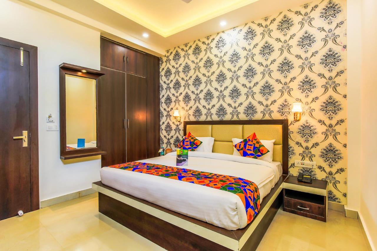 Fabhotel Star Of Taj Restobar Fatehabad Road Agra  Bagian luar foto