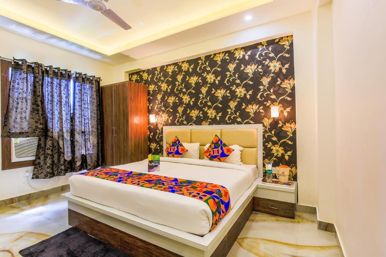 Fabhotel Star Of Taj Restobar Fatehabad Road Agra  Bagian luar foto
