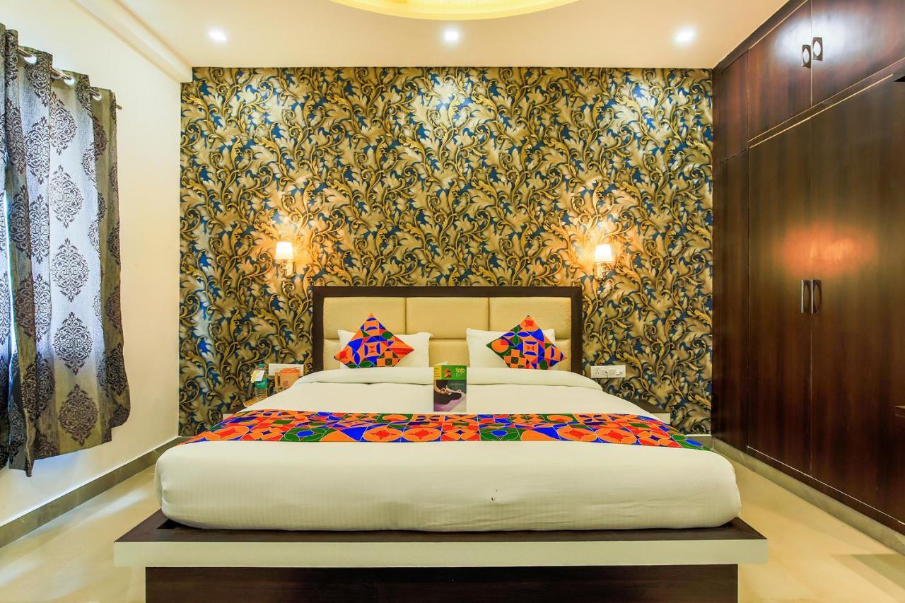 Fabhotel Star Of Taj Restobar Fatehabad Road Agra  Bagian luar foto