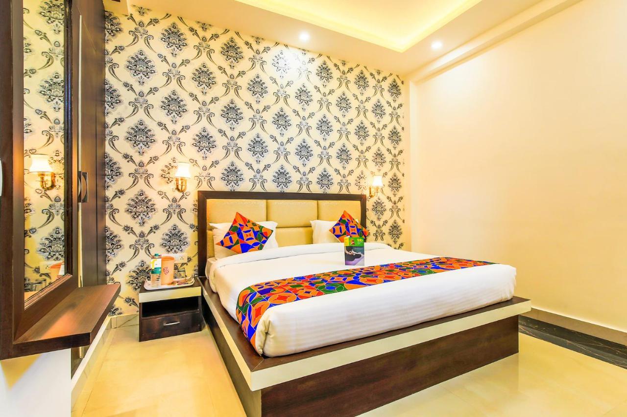 Fabhotel Star Of Taj Restobar Fatehabad Road Agra  Bagian luar foto