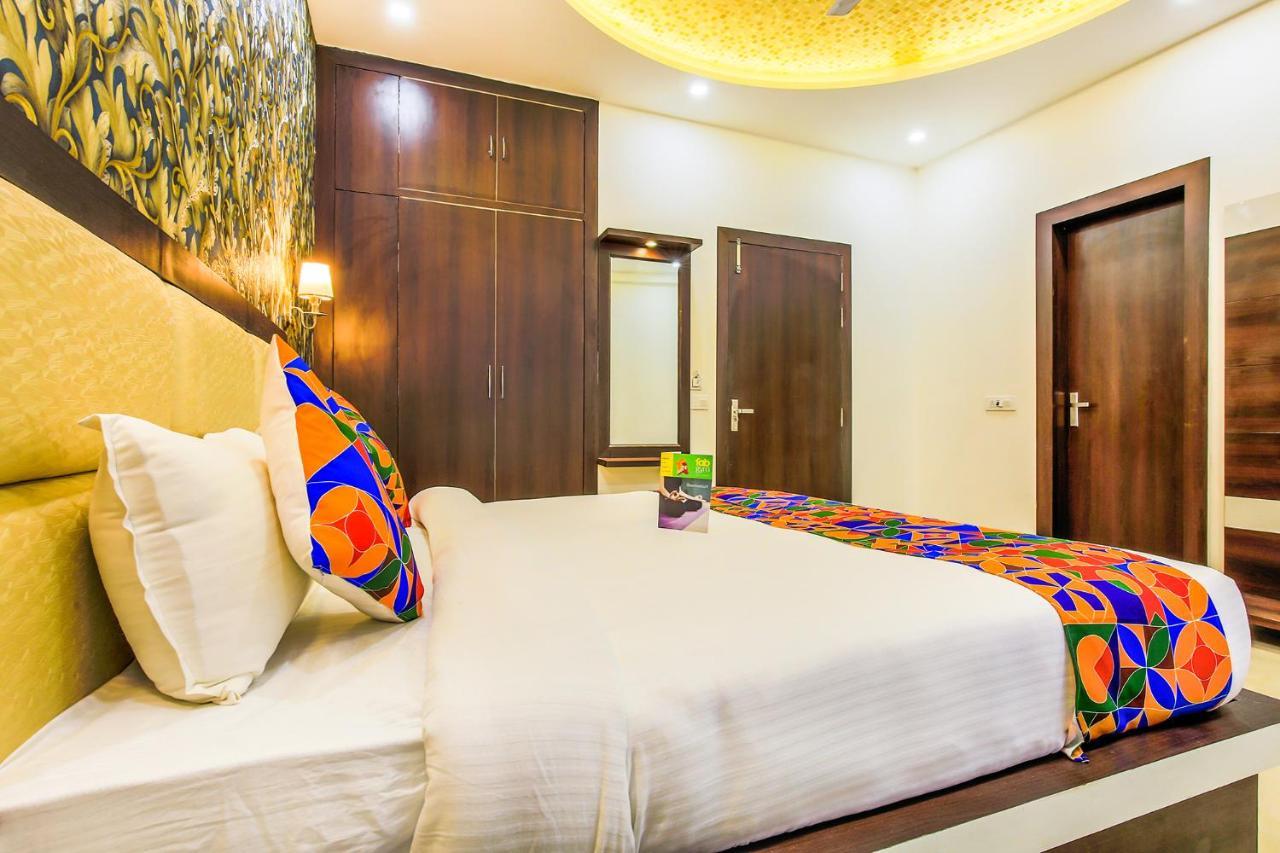 Fabhotel Star Of Taj Restobar Fatehabad Road Agra  Bagian luar foto