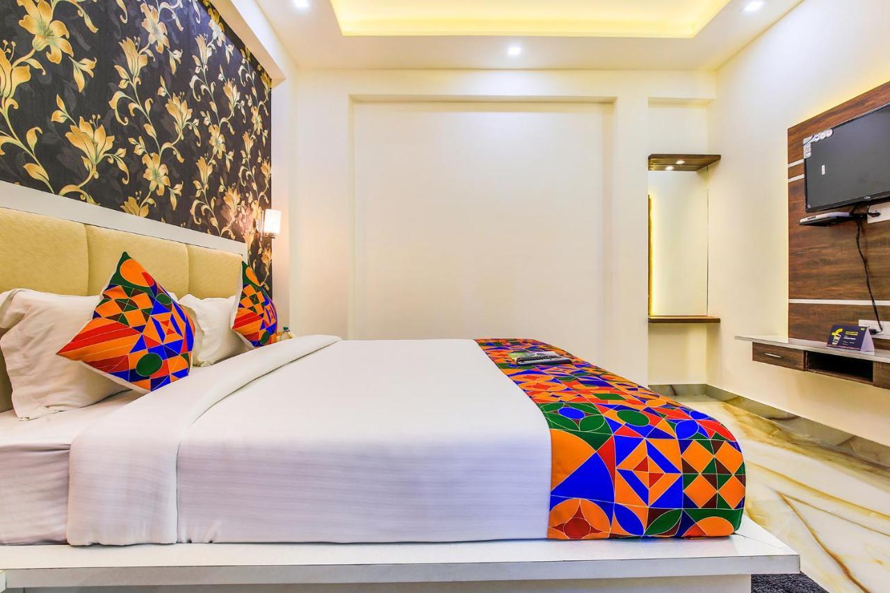 Fabhotel Star Of Taj Restobar Fatehabad Road Agra  Bagian luar foto