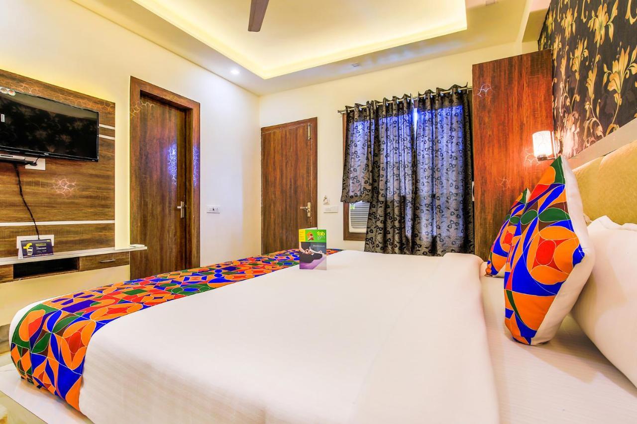 Fabhotel Star Of Taj Restobar Fatehabad Road Agra  Bagian luar foto