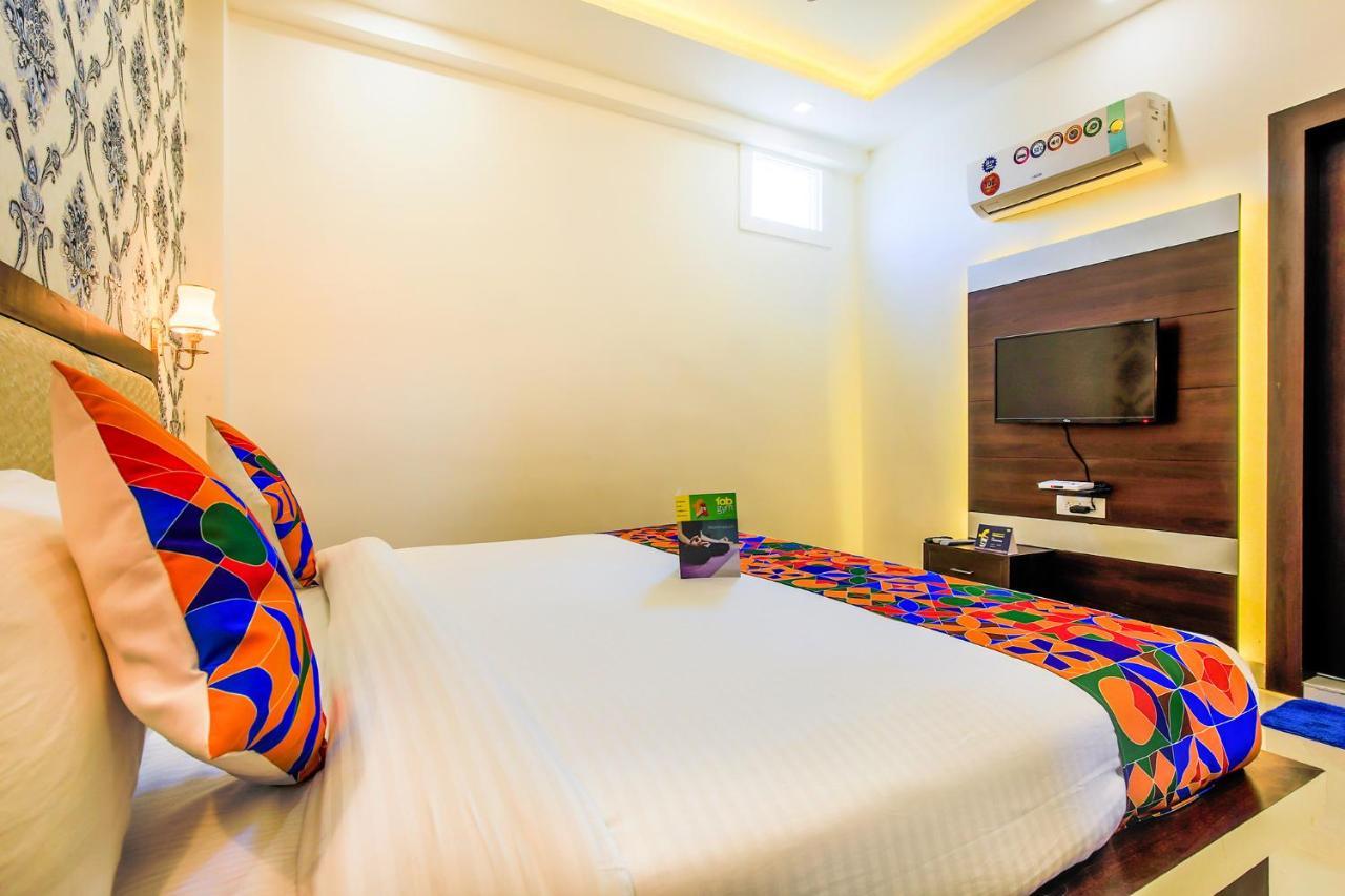 Fabhotel Star Of Taj Restobar Fatehabad Road Agra  Bagian luar foto