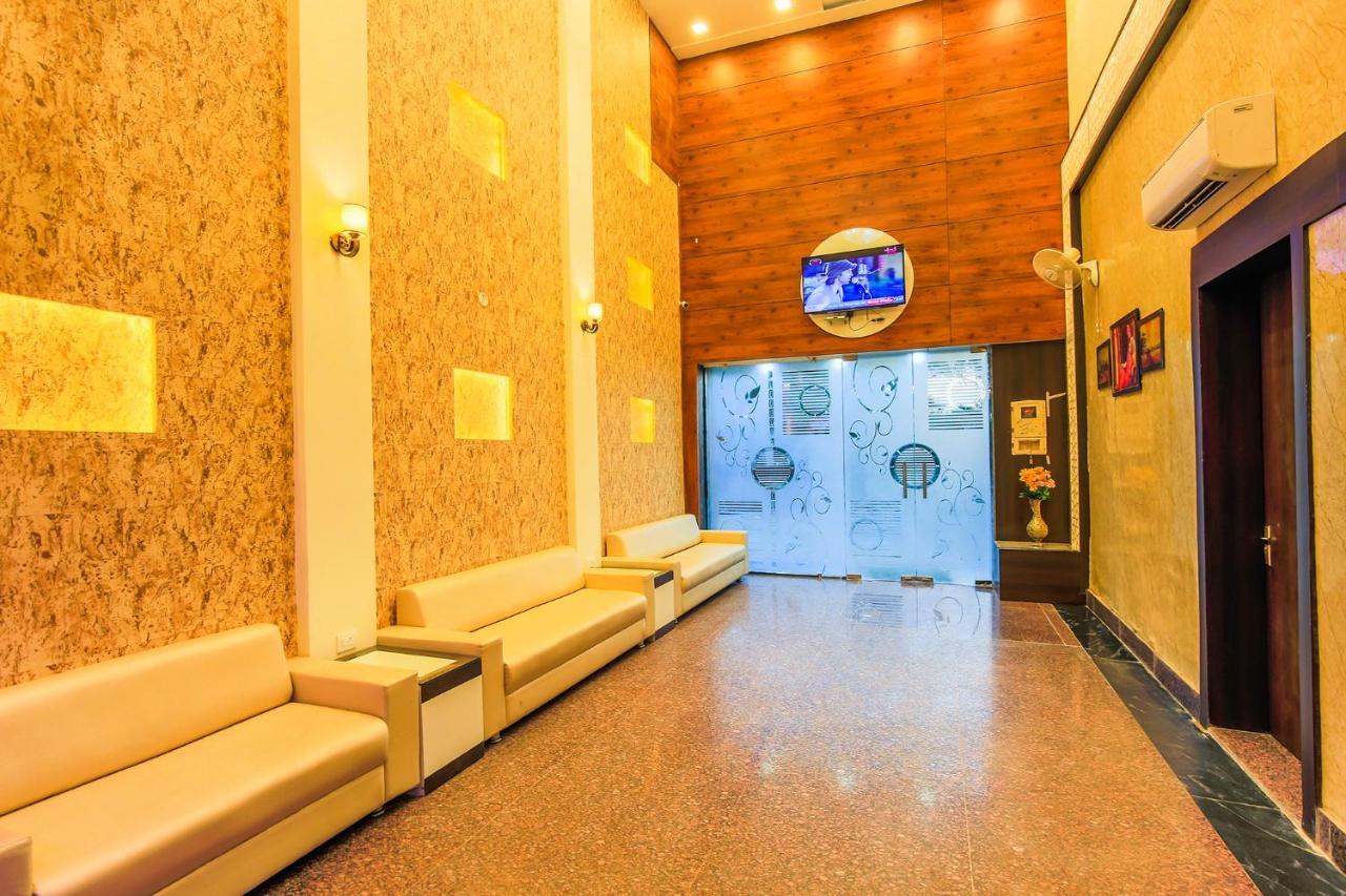 Fabhotel Star Of Taj Restobar Fatehabad Road Agra  Bagian luar foto